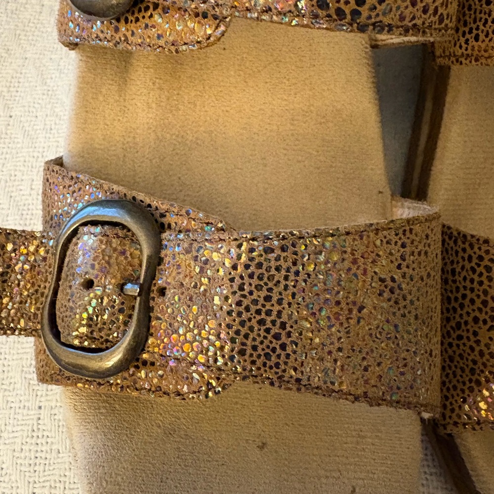 Dansko Shimmering Gold Sandals - Size 39 - Picture 8 of 9